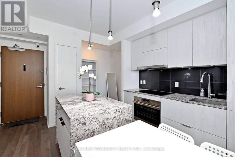 1512 - 1 Bloor Street E — photo 14 of 31