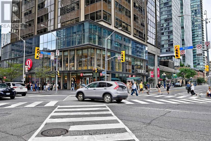 1512 - 1 Bloor Street E — photo 2 of 31