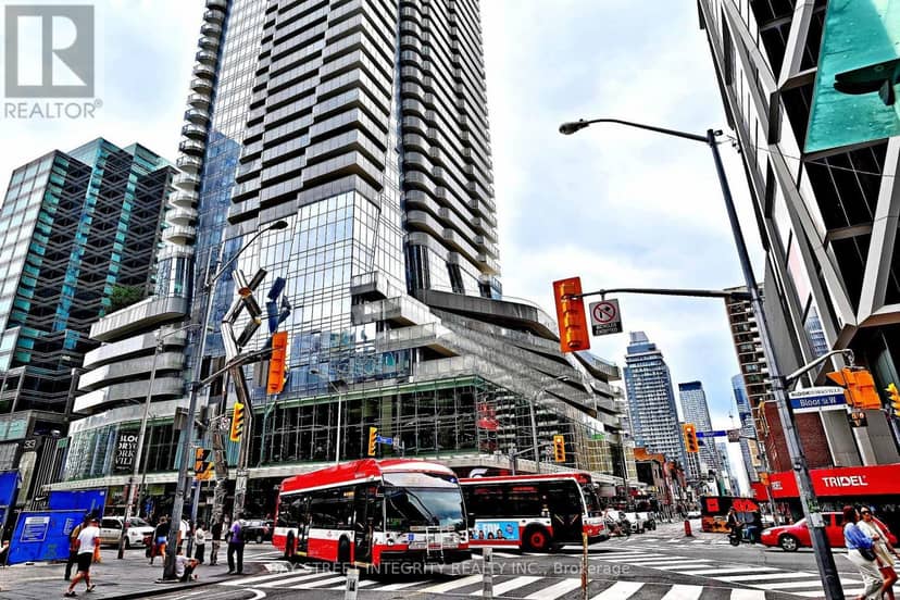 1512 - 1 Bloor Street E — photo 30 of 31