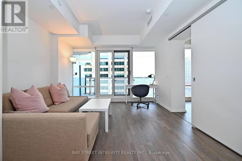 1512 - 1 Bloor Street E — photo 9 of 31