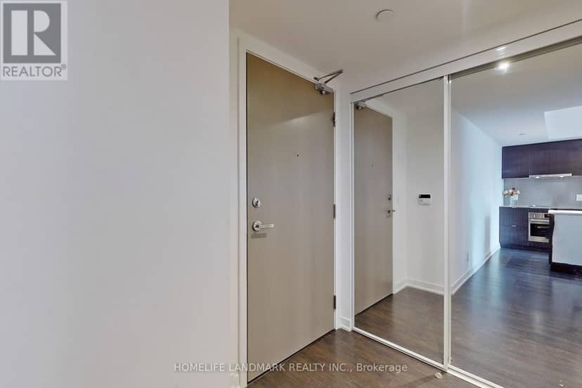 3405 - 100 Harbour Street — photo 2 of 17