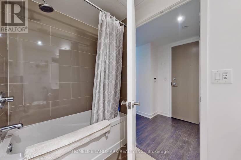 3405 - 100 Harbour Street — photo 9 of 17