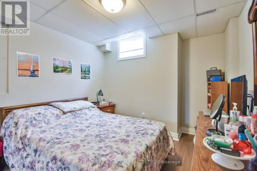 38 Camelot Square — photo 27 of 34