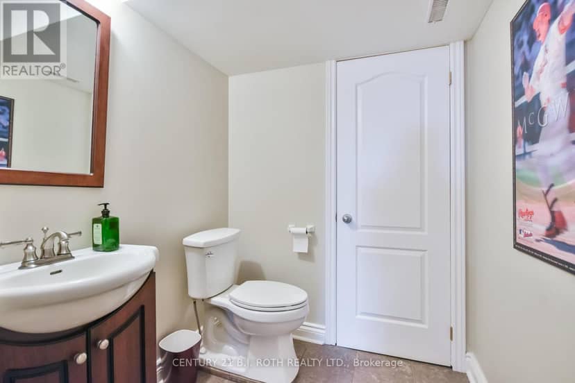 38 Camelot Square — photo 29 of 34