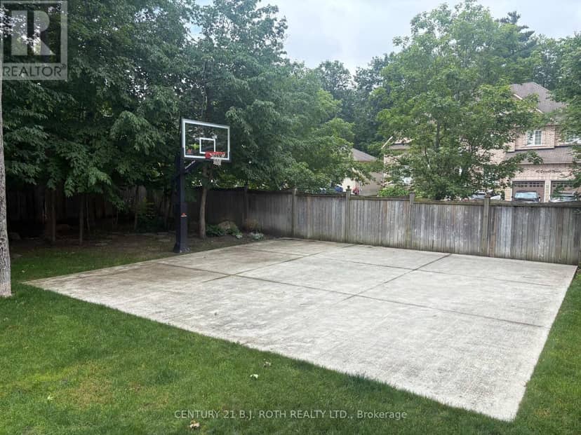 38 Camelot Square — photo 33 of 34