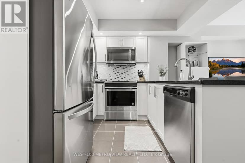 102 - 3 Applewood Lane, Toronto, photo 7