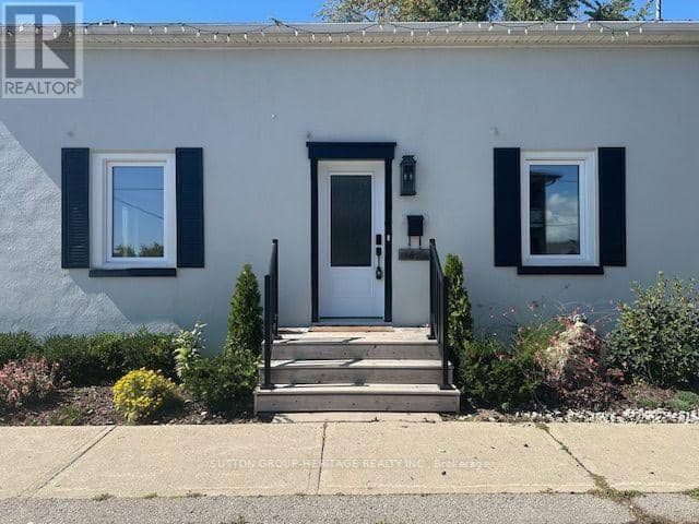 1612 Dufferin Street — photo 2 of 20