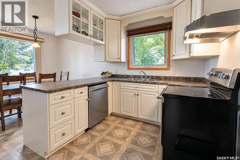 1399 6th Street E, Prince Albert, photo 4