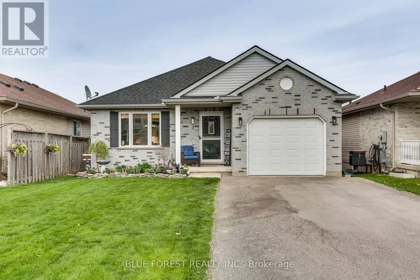 3 Meadowvale Drive — photo 1 of 29