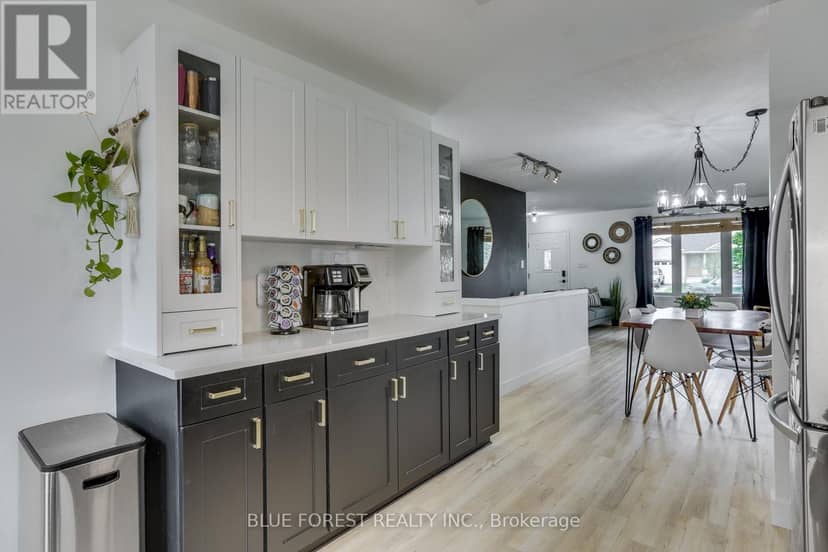 3 Meadowvale Drive — photo 9 of 29