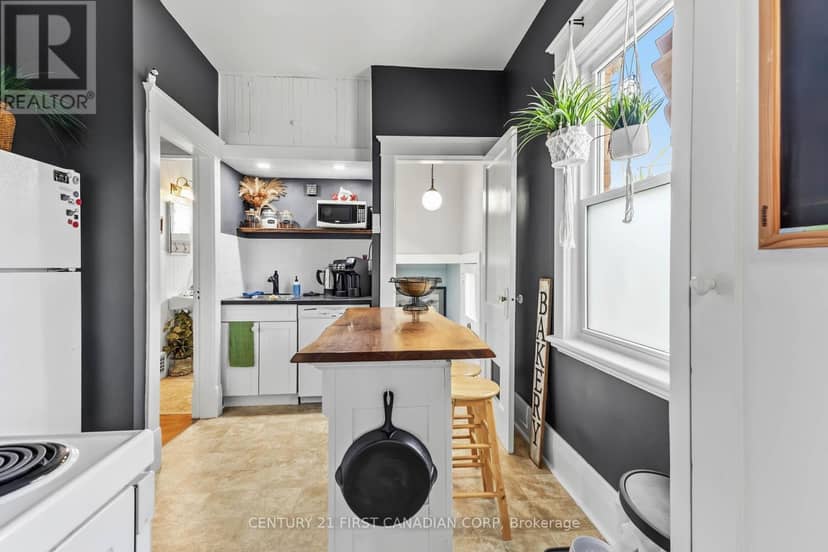 369 Oakland Avenue — photo 17 of 37