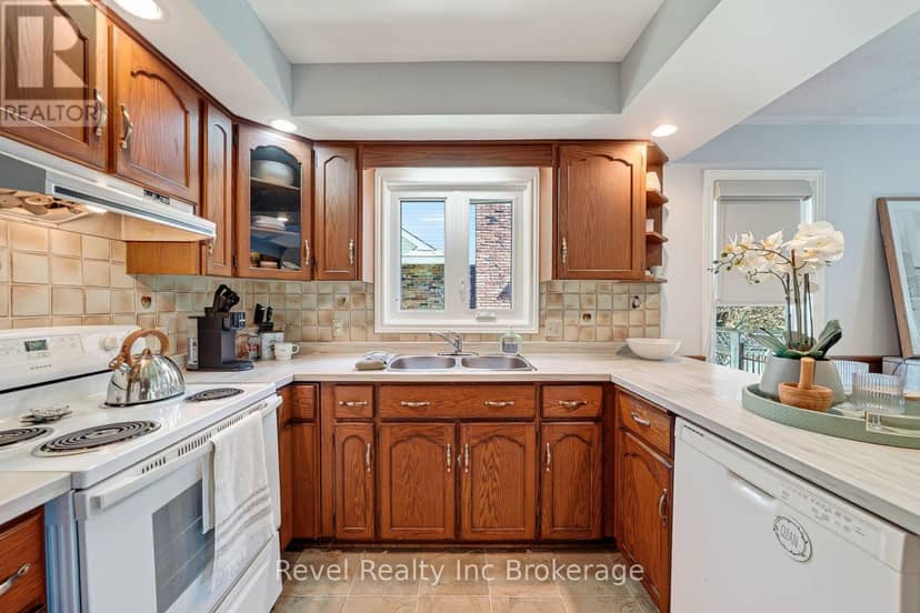 830 Berkshire Drive — photo 23 of 40