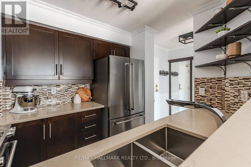 308 - 906 Sheppard Avenue W — photo 11 of 29