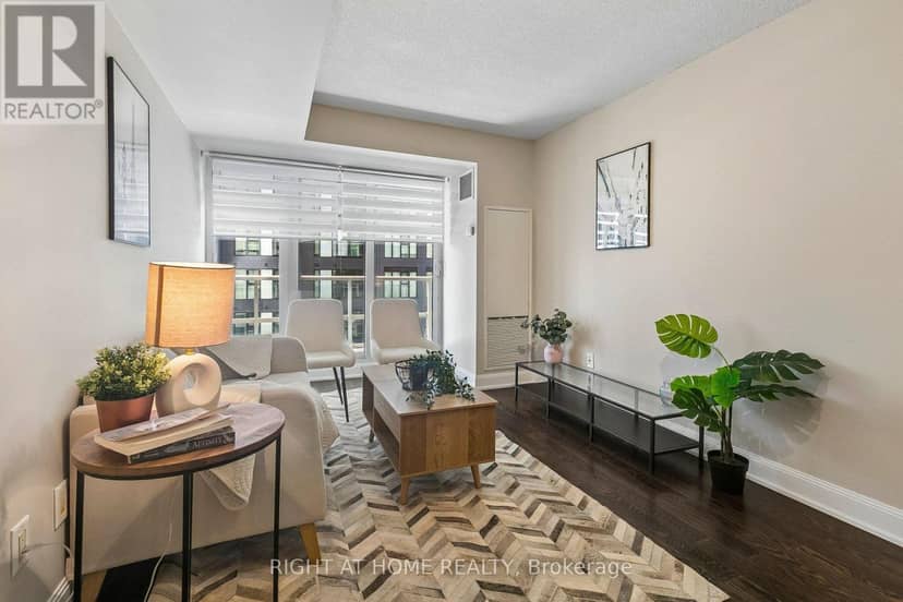 2804 - 2181 Yonge Street — photo 1 of 27