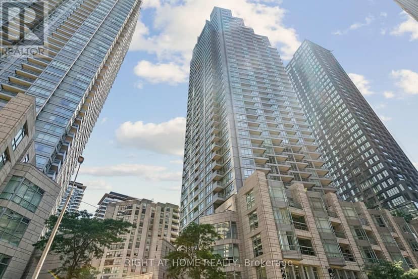 2804 - 2181 Yonge Street — photo 2 of 27