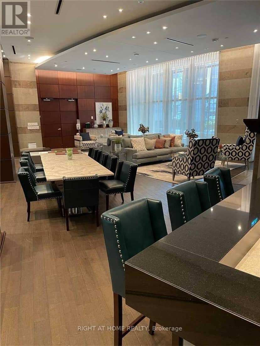 2804 - 2181 Yonge Street — photo 27 of 27
