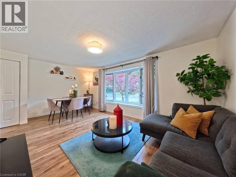 380 GRANGEWOOD Drive — photo 7 of 40