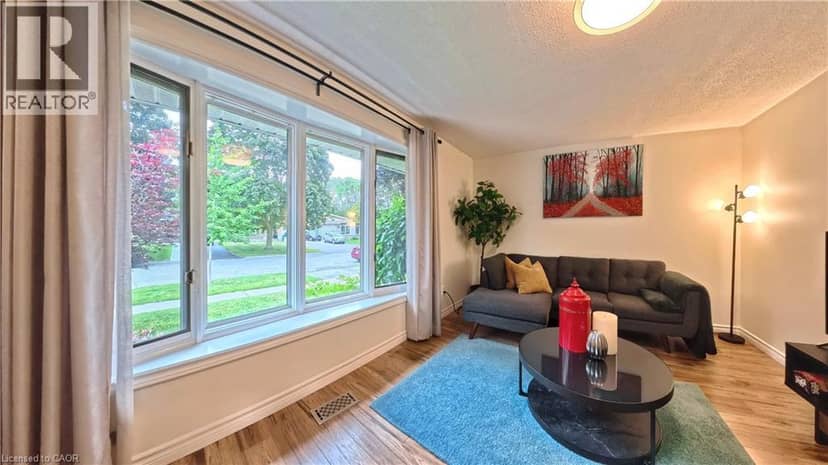 380 GRANGEWOOD Drive — photo 9 of 40
