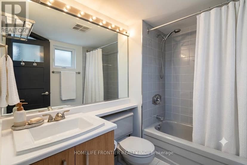 611 - 2261 Lakeshore Boulevard W — photo 11 of 13