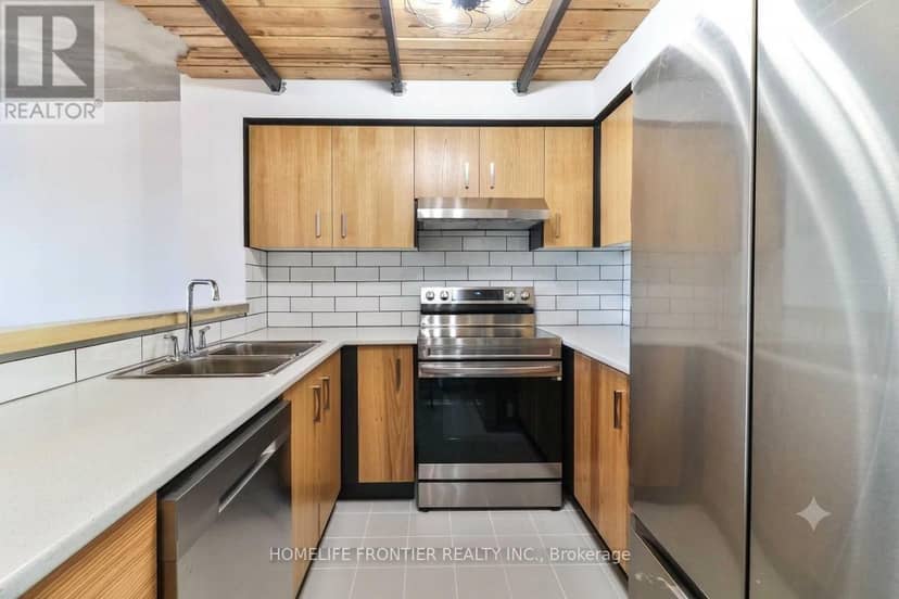 611 - 2261 Lakeshore Boulevard W — photo 6 of 13