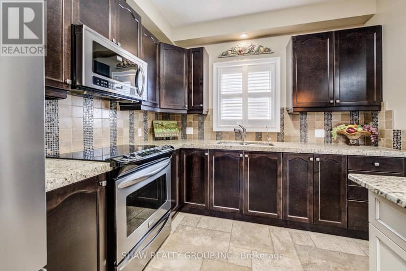 300 Watervale Crescent — photo 11 of 40