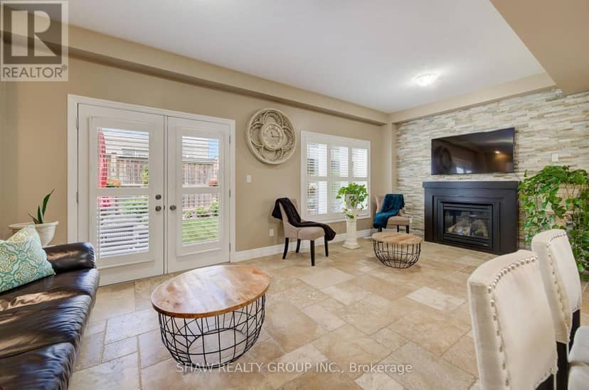 300 Watervale Crescent — photo 13 of 40
