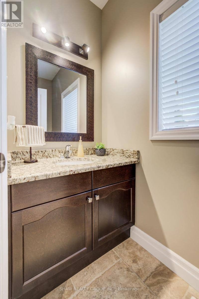 300 Watervale Crescent — photo 19 of 40