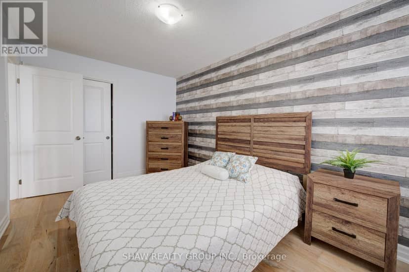 300 Watervale Crescent — photo 24 of 40