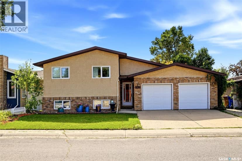 2807 Howell DRIVE E — photo 1 of 40