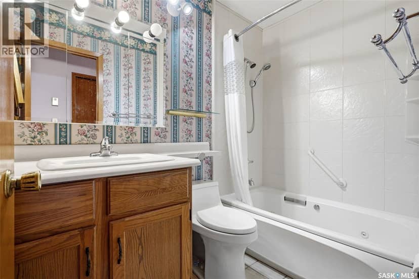 2807 Howell DRIVE E — photo 21 of 40
