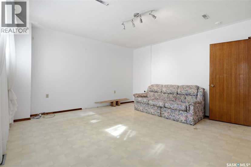 2807 Howell DRIVE E — photo 24 of 40