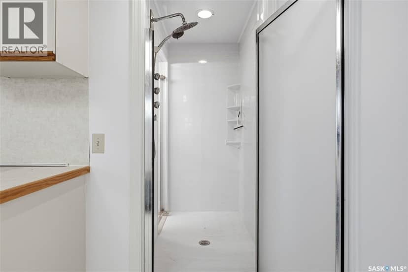 2807 Howell DRIVE E — photo 29 of 40