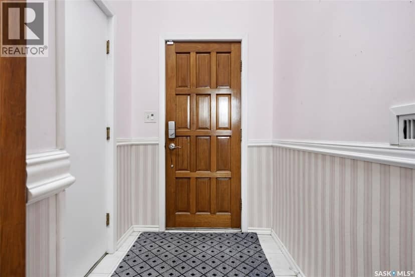 2807 Howell DRIVE E — photo 3 of 40