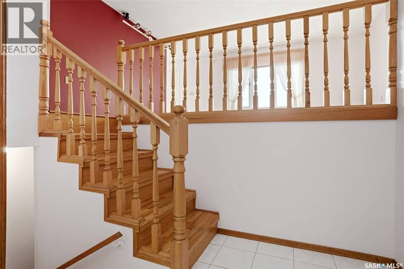 2807 Howell DRIVE E — photo 5 of 40