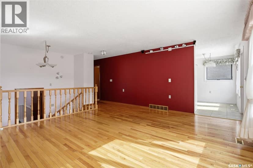 2807 Howell DRIVE E — photo 9 of 40