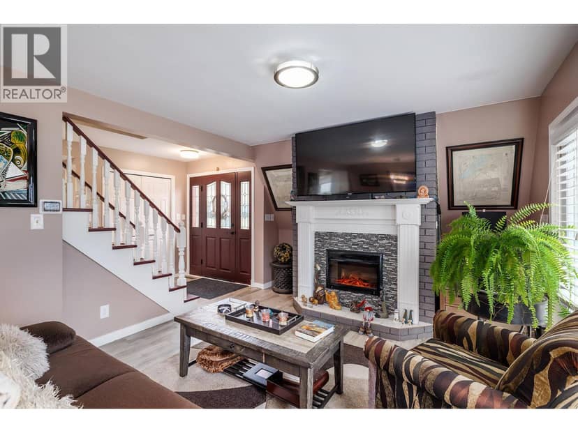682 Cougar Street, Vernon, photo 3