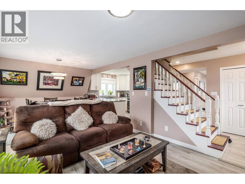 682 Cougar Street, Vernon, photo 4