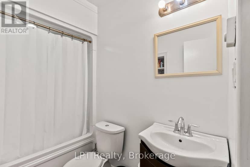 4 - 4 Tiffany Place — photo 16 of 24