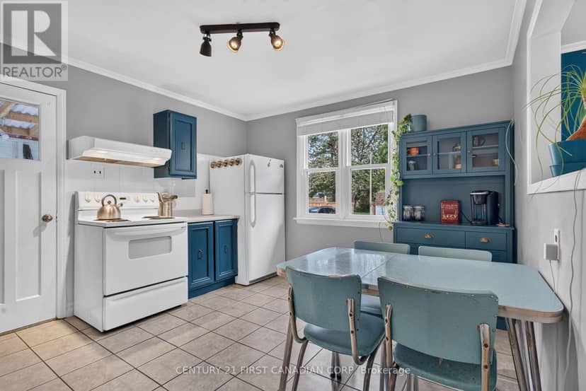 218 Vancouver Street — photo 12 of 40