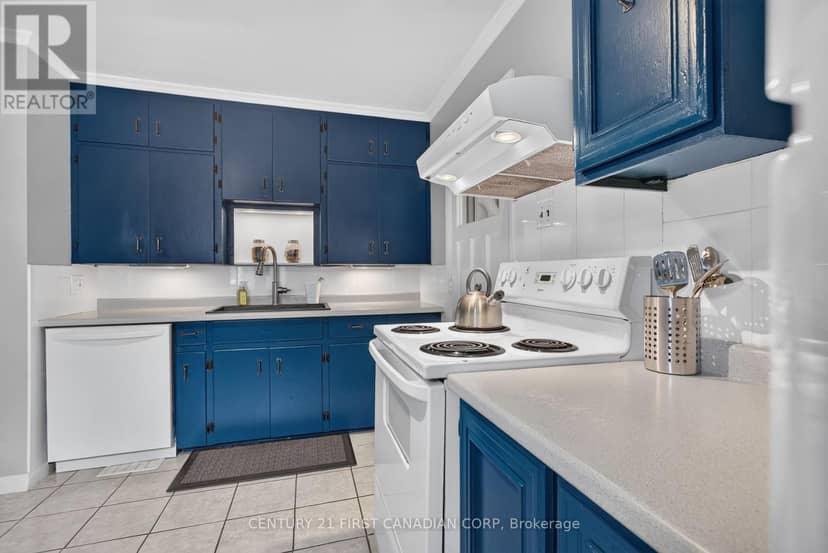 218 Vancouver Street — photo 13 of 40
