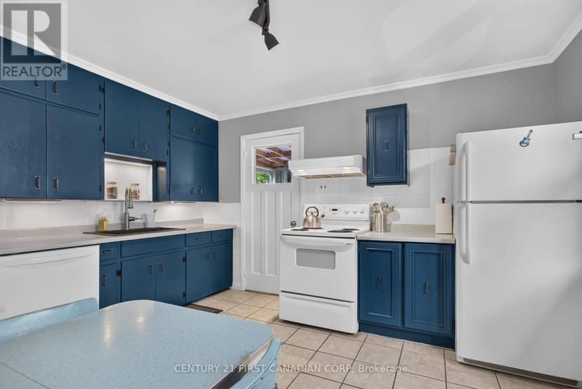 218 Vancouver Street — photo 14 of 40