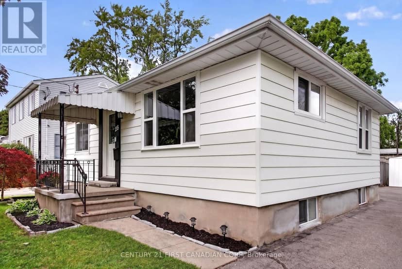 218 Vancouver Street — photo 3 of 40