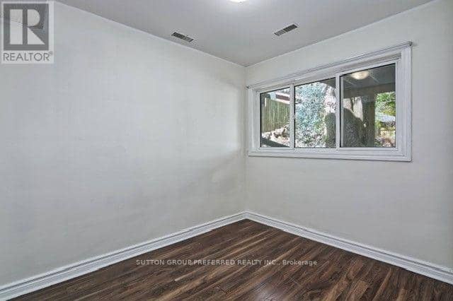 202 Michaelmas Street — photo 12 of 24