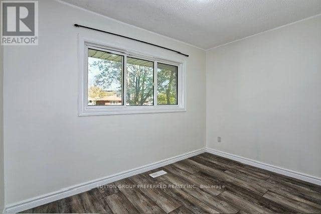 202 Michaelmas Street — photo 19 of 24