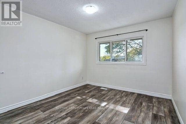 202 Michaelmas Street — photo 20 of 24