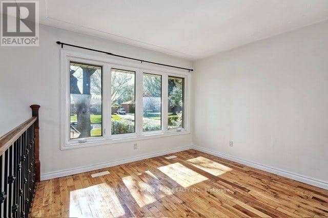 202 Michaelmas Street — photo 9 of 24