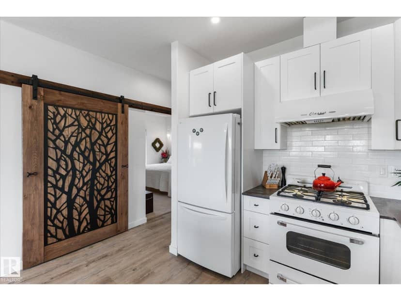17545 Victoria Tr — photo 32 of 40
