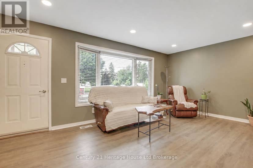 683 College Avenue — photo 4 of 37