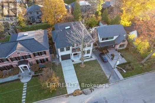 431 Heath Street E — photo 3 of 40