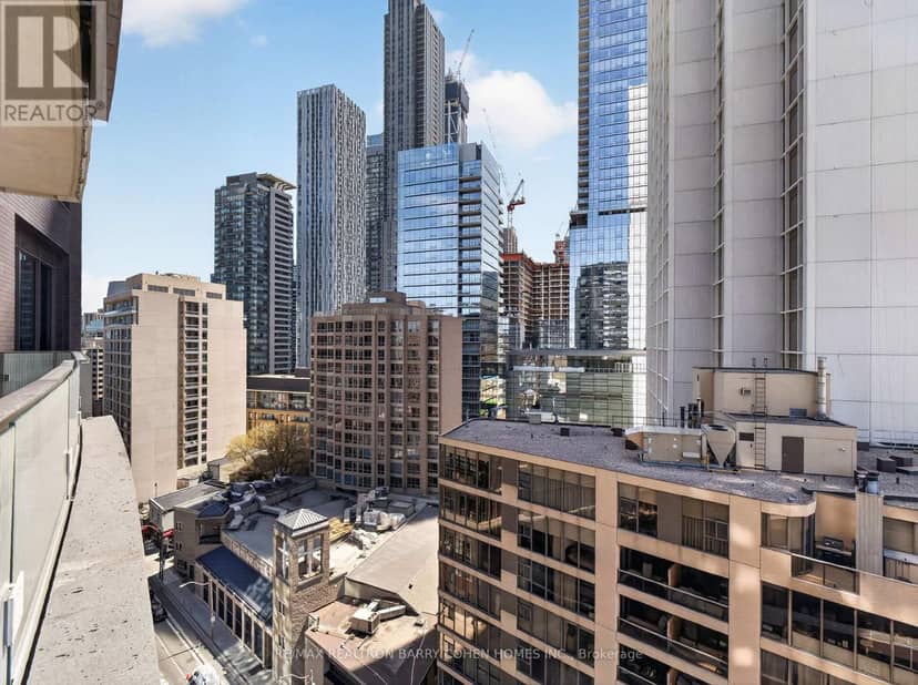 1202 - 88 Davenport Road — photo 17 of 27